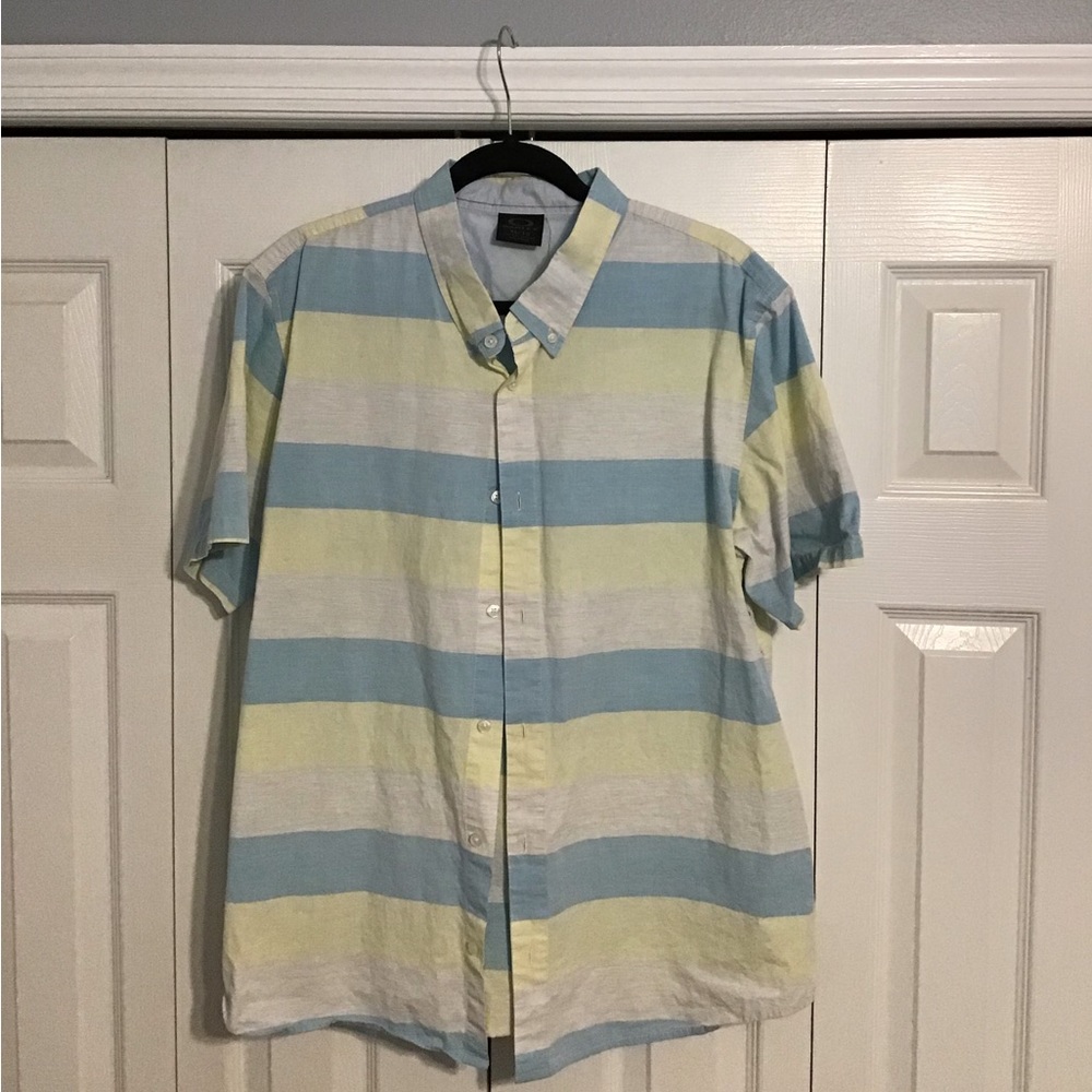 Oakley Button Down Collared Short Sleeve Shirt Size XL